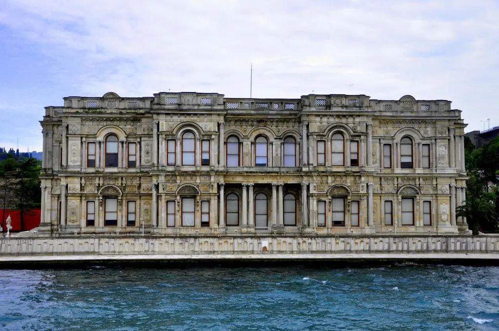 İSTANBUL ÜSKÜDAR-KUZGUNCUK-BEYLERBEYİ SARAYI TURU 25 MAYIS 2025